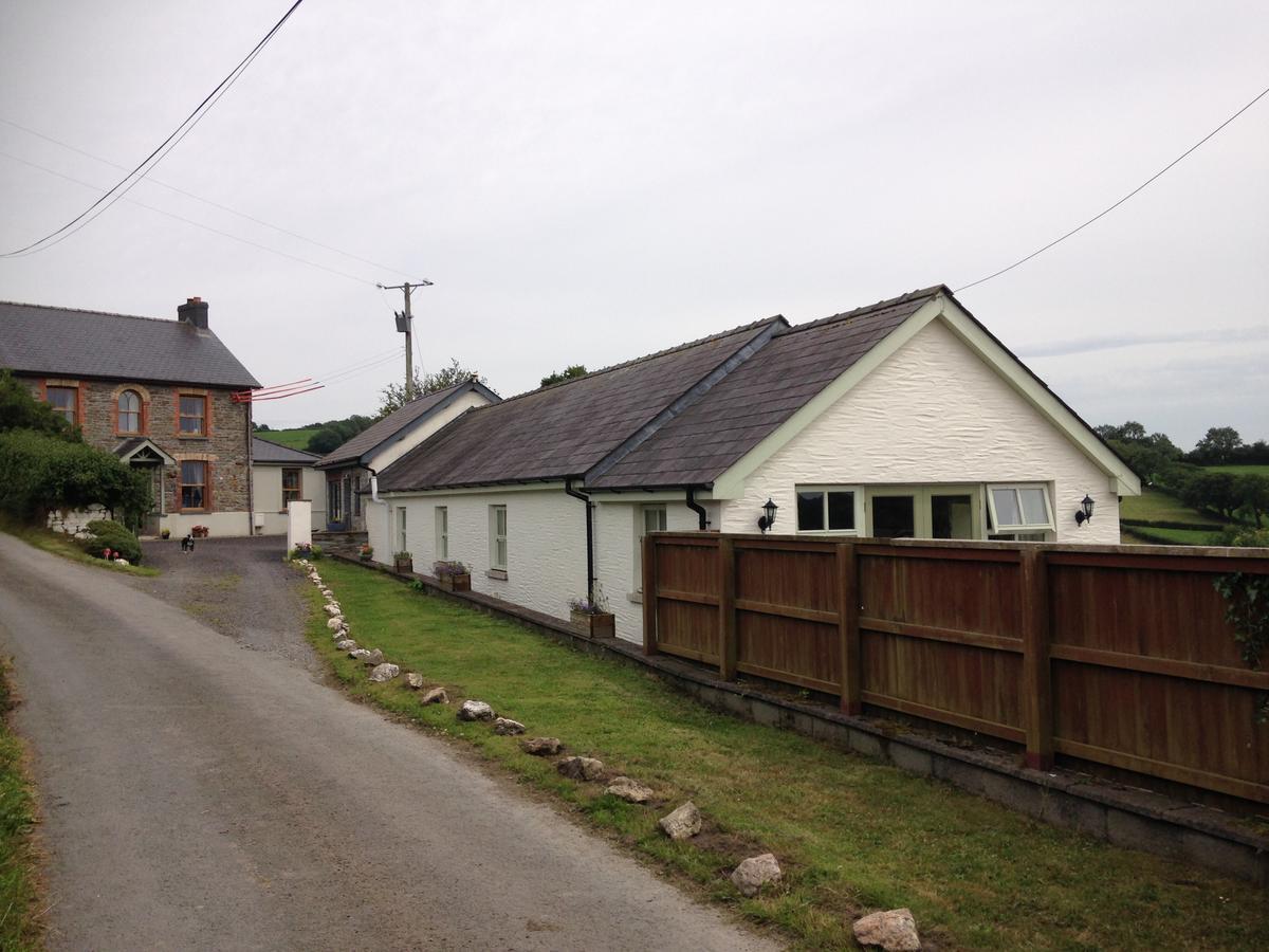 Red Kite Cottage كرمرثن المظهر الخارجي الصورة